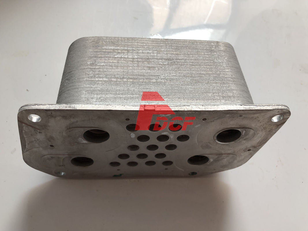 Ekskavatör Makine Parçaları İçin D6D Motor Yağı Soğutucu Kapak Çekirdeği